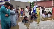 बाढ़ की तबाही के बावजूद अपना दुख भुला कर याद किया मज़लूम ए कर्बला का दुख / वीडियो
