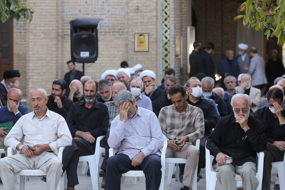 حاج حسین همدانی و سردار سلیمانی در دانشگاه اهل بیت(ع) موفق بودند | تجلیل از مؤلف موسوعه "کلمات الرسول الاعظم"