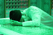 تصاویر/ رہبر انقلاب اسلامی کی امام رضا (ع) کے روضہ اقدس کی صفائی کے روحانی پروگرام میں عقیدتمندانہ شرکت