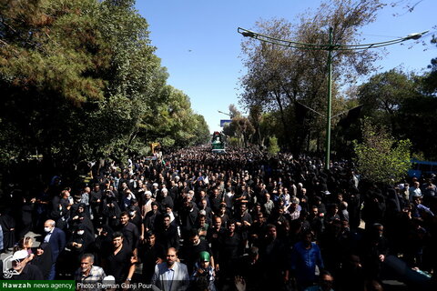 بالصور/ تشييع جثمان الفقيد آية الله ناصري في أصفهان