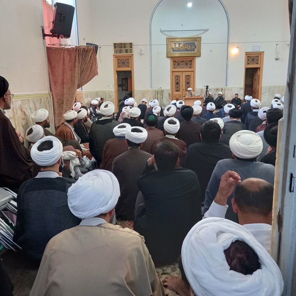 اولین جلسه درس «الشخص الاعتباری» توسط آیت الله شب زنده دار+ عکس