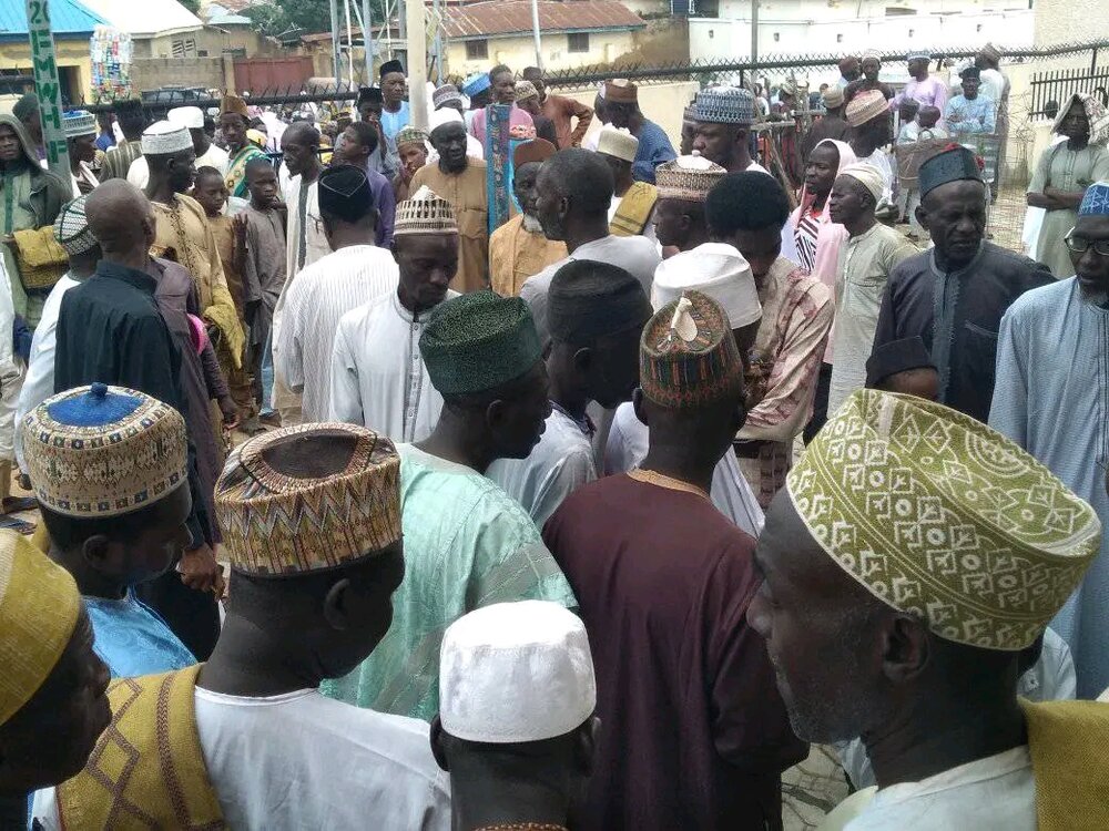 ادامه تظاهرات مردم نیجریه در حمایت از شیخ زکزاکی+تصاویر
