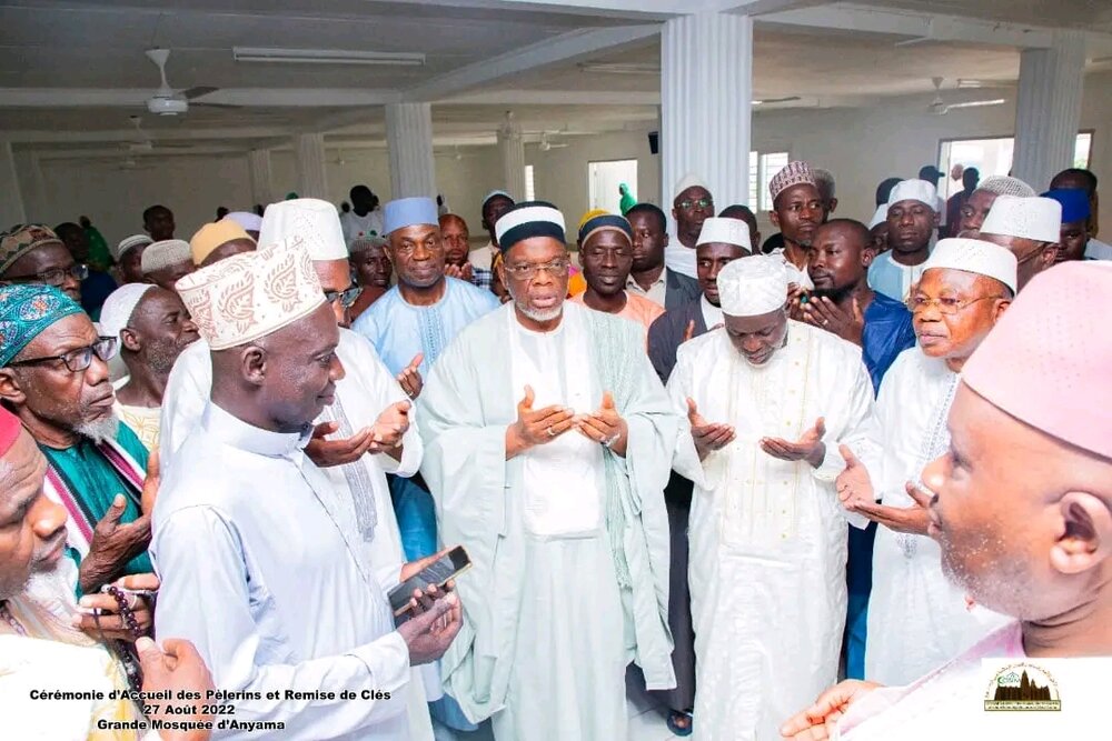 افتتاح یکی از بزرگترین مساجد کشور ساحل‌عاج + تصاویر