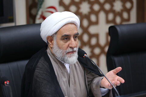 تعلیم و تربیت نیازمند تحقیق، تفکر و استفاده از تجربیات دیگران است/ انگیزه و تخصص کافی ندارید در عرصه تعلیم و تربیت نمانید حمید ملکی