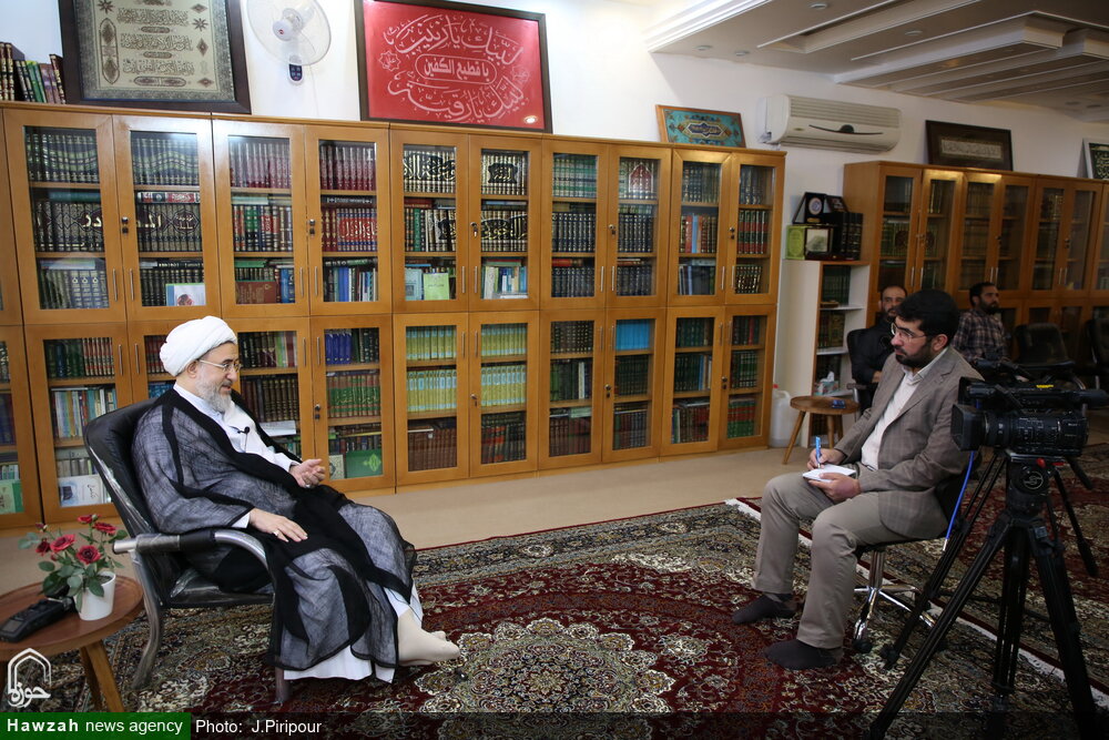 حضرتآیتالله حائری از ابتدا تبعیت از ولیفقیه را واجب شرعی میدانستند