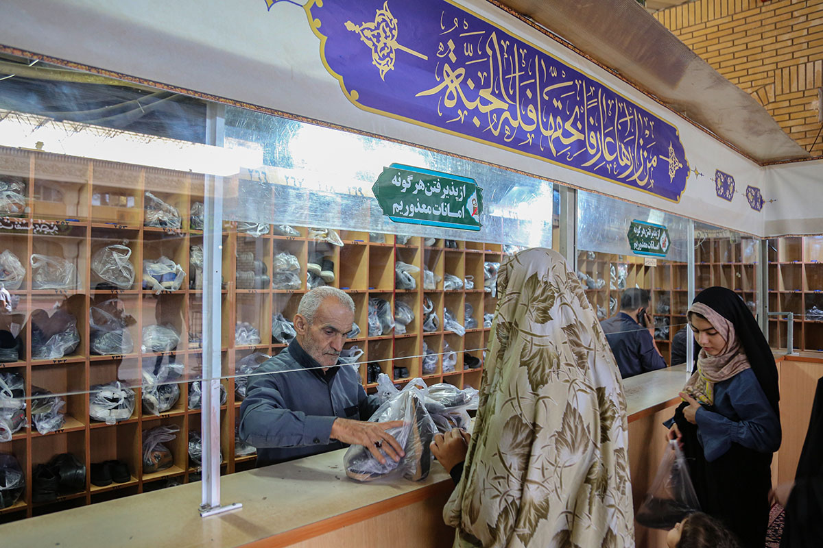 Photo/ Shoe Keeping Sections of Lady Masuma Holy Shrine's Services to Pilgrims