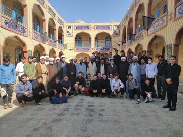 تصاویر/ اختتامیه دوره میثاق طلبگی در مدرسه علمیه صادقیه خرم آباد