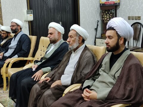 تصاویر:دیدار کادر مدرسه علمیه آیت الله مصطفوی بانماینده ولی فقیه درکاشان