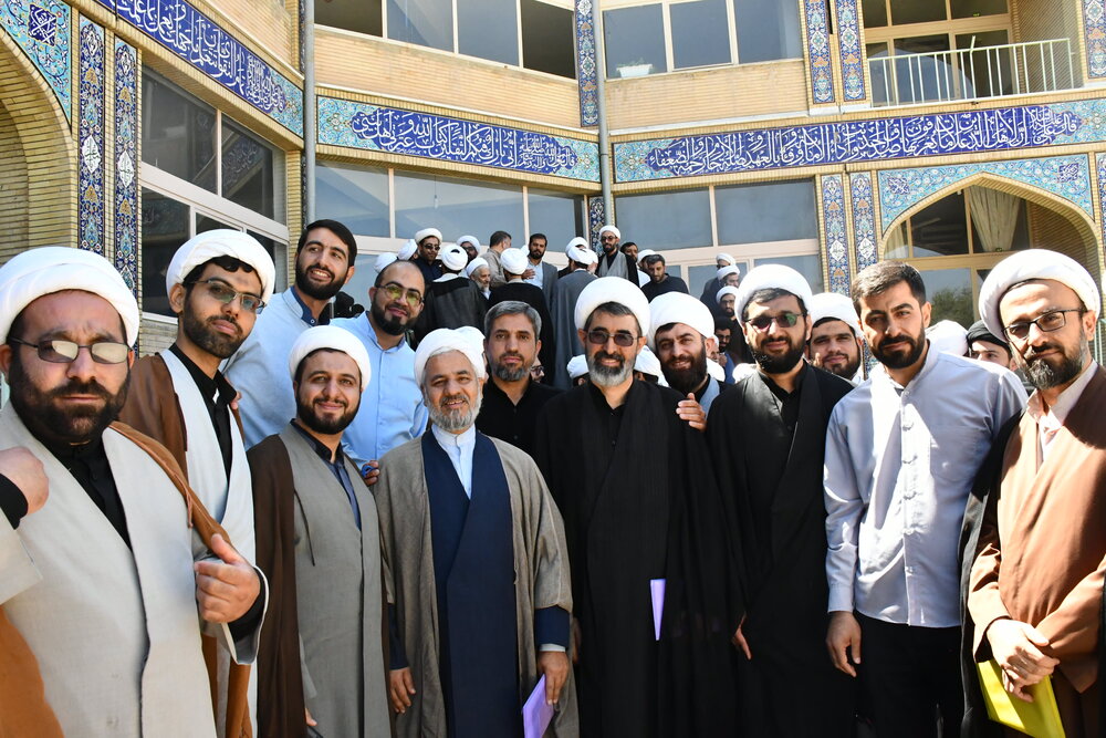 اولین نشست دانش آموختگان مدرسه علمیه جامعه الامام المنتظر نجف آباد برگزار شد