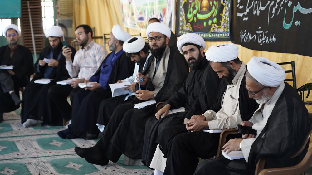 مسائل و مشکلات مساجد و ائمه جماعت شهرستان نطنز بررسی شد