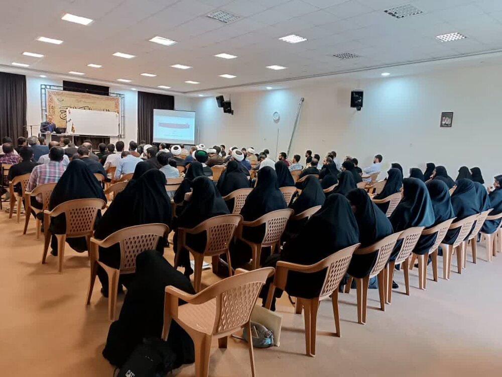 هیچ تفاوتی بین طلاب و غیرطلاب در جذب آموزش و پرورش وجود ندارد