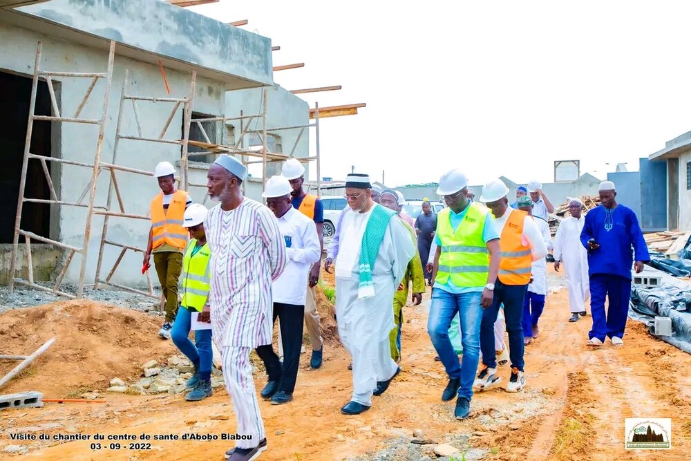 بازدید رئیس مجلس اسلامی ساحلعاج از روند ساخت یک پروژه خیریه