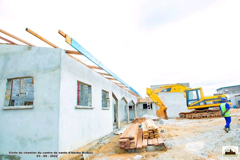 بازدید رئیس مجلس اسلامی ساحلعاج از روند ساخت یک پروژه خیریه