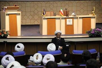 ارزیابی آیت الله مقتدایی از پیشرفت علمی حوزه های علمیه خواهران