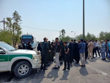 فیلم | توقف ۳ساعته زائران اربعین در گچساران و اجازه عبور به سمت مرز