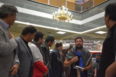 تصاویر/ استقبال از زائرین خارجی اربعین ابا عبد الله الحسین (ع) در مرز بازرگان
