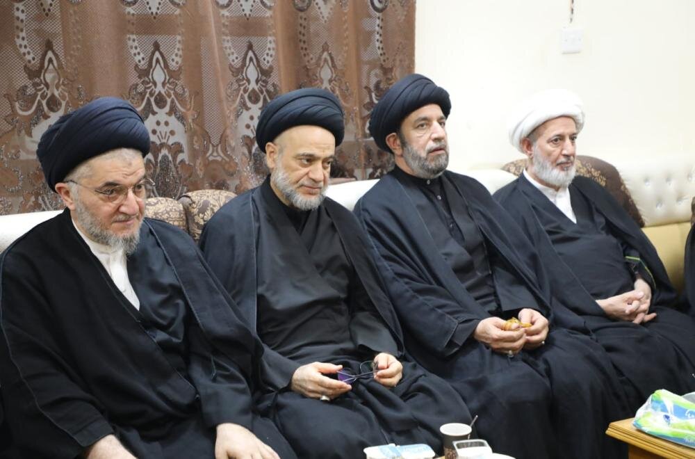 التبليغ الحوزوي يواصل نشاطه التبليغي في طريق الزائرين نحو كربلاء المقدسة التبليغ الحوزوي يواصل نشاطه التبليغي في طريق الزائرين نحو كربلاء المقدسة