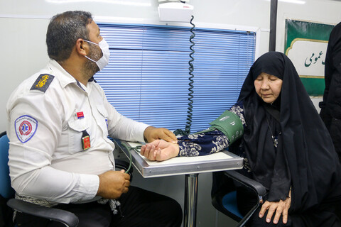 تصاویر/ خدمت‌رسانی بیمارستان سیار رضوی به زائرین اربعین حسینی در مهران
