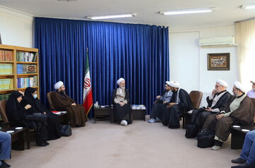 بشر امروز نیازمند یک جبهه مشترک الهی، قدسی و توحیدی است/ راه قم و انقلاب اسلامی از روش های خشونت بار و افراطی جداست