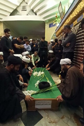 تصاویر / اقامه نماز میت بر پیکر مرحوم حجت الاسلام حسینی