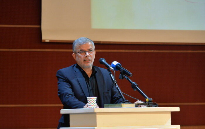 معاون رئیس جمهور: روحانیت نگران مردم است | امام جمعه کرج: پیادهروی اربعین نمونه بارز توسعه ارزشها است