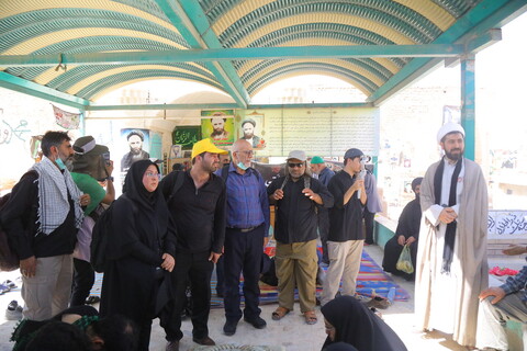 تصاویر/ حضور زائران اربعین در مرقد آیت‌الله سیدعلی قاضی در نجف اشرف