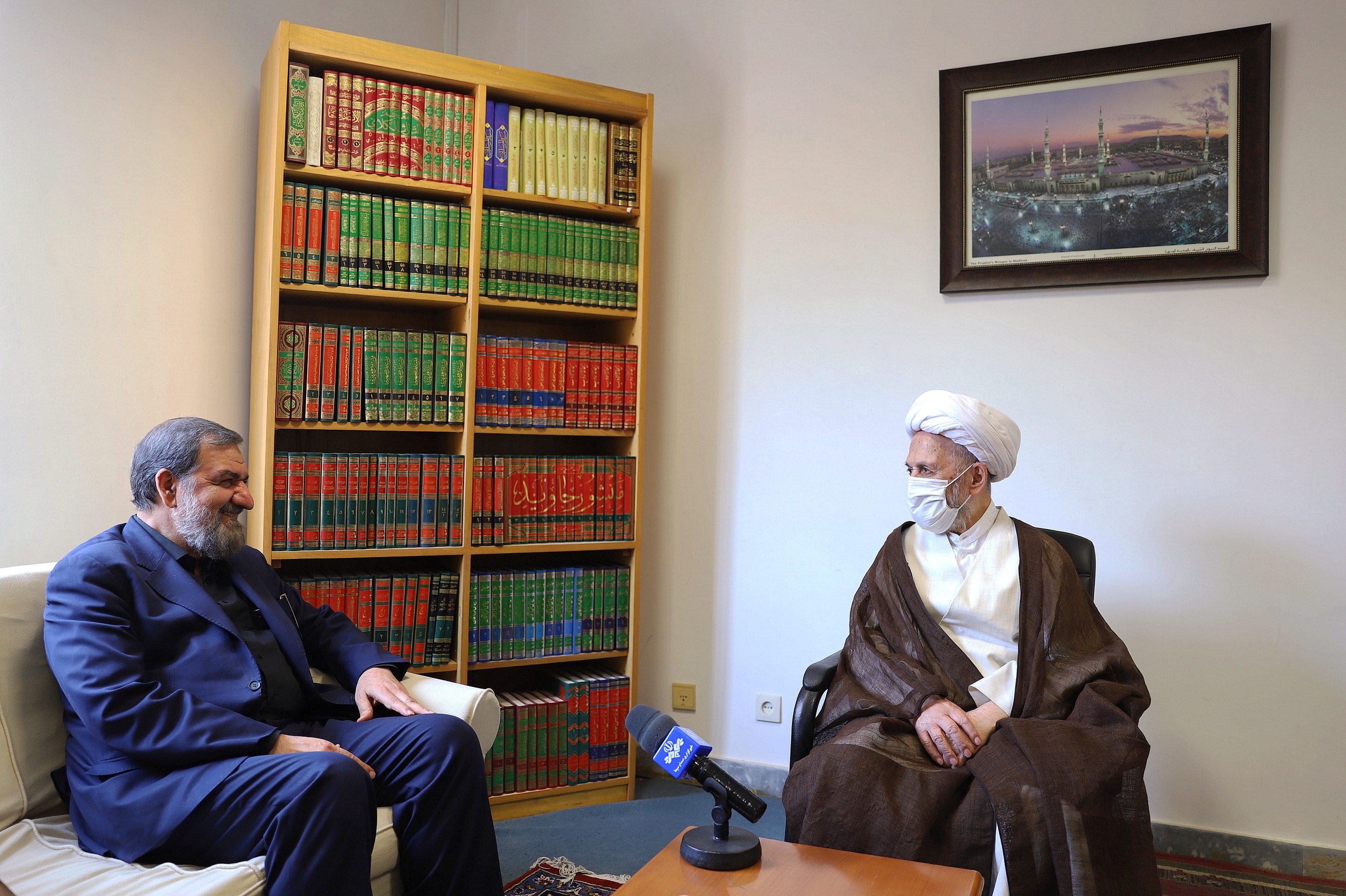 Photo/ Grand Ayatollah Sobhani Receives Iranian Vice-President for Economic Affairs