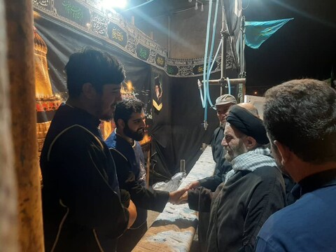 تصاویر/ خدمت رسانی موکب شهدای روحانیت ایلام به زائران اربعین در مرز مهران