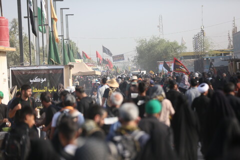 تصاویر/ پیاده روی زائران اربعین در کشور عراق۲
