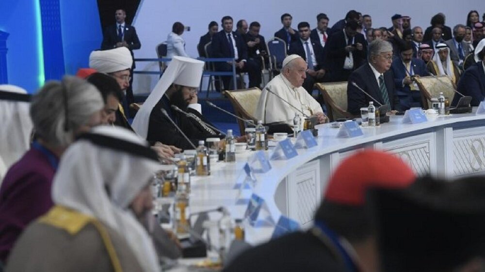 Pope Francis Underscores Religions Need to Grow in Friendship
