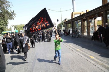 تصاویر/ پیاده‌روی جاماندگان اربعین در اصفهان