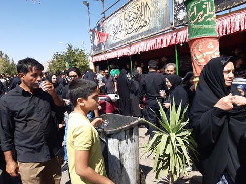 تصاویر: پذیرایی موکب های اردهال کاشان از جاماندگان اربعین حسینی
