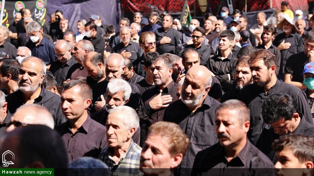 اجتماع پرشور جاماندگان اربعین حسینی در امامزاده محمد علیه‌السلام کرج برگزار شد