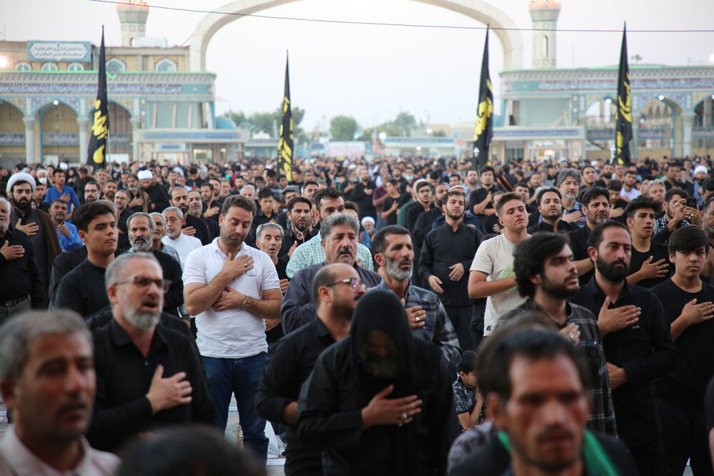 اجتماع اربعینی ها در جمکران اجتماع اربعینی ها در جمکران