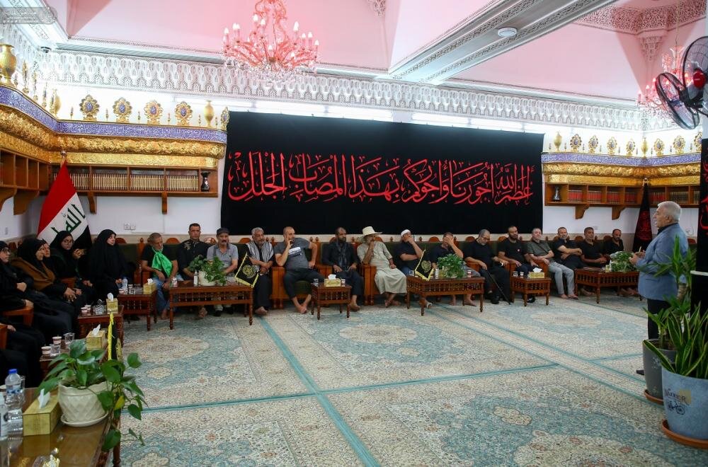 وفد من تونس يتشرف بزيارة مرقد أمير المؤمنين (ع) وفد من تونس يتشرف بزيارة مرقد أمير المؤمنين (ع)