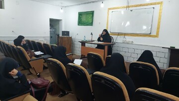 دوره آموزشی خانواده در مدرسه علمیه الزهرا(س) دزفول برگزار شد
