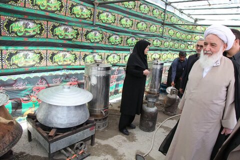 •	تصاویر/ بازدید نماینده ولی فقیه در کرمانشاه از موکب های پذیرایی زائرین اربعین