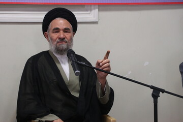 امام جمعه بروجرد: صف مردم از اغتشاشگران جدا است