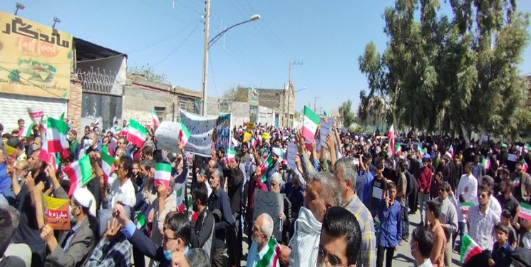 راهپیمایی مردم زاهدان در محکومیت حرکات هنجارشکنانه اخیر 