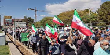 تو دهنی محکم کرمانی‌ها به اهانت‌کنندگان سردار سلیمانی