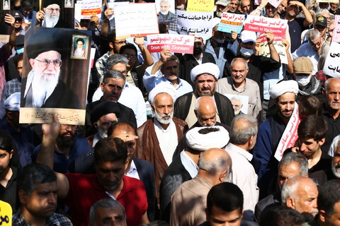 راهپیمایی مردم اصفهان در اعتراض به اغتشاشات اخیر