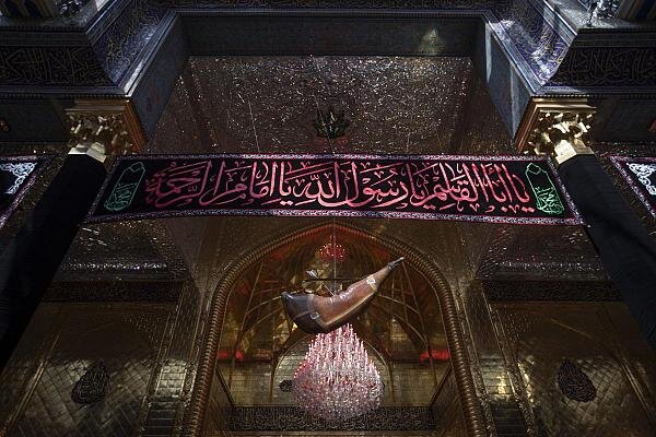 العتبةُ العبّاسية المقدّسة تتشح بالسواد حزناً على اعظم المصائب العتبةُ العبّاسية المقدّسة تتشح بالسواد حزناً على اعظم المصائب