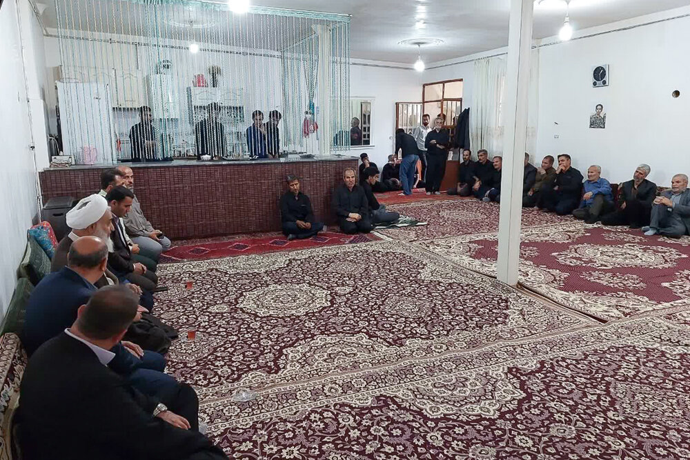 دیدار امام جمعه قزوین با خانواده شهید مدافع امنیت