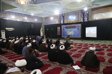 تصاویر/ نشست بصیرتی نقش روحانیت در جهاد تبیین