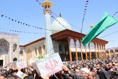 تصاویر| راهپیمایی مردم شیراز با عنوان امت رسول الله(ص)