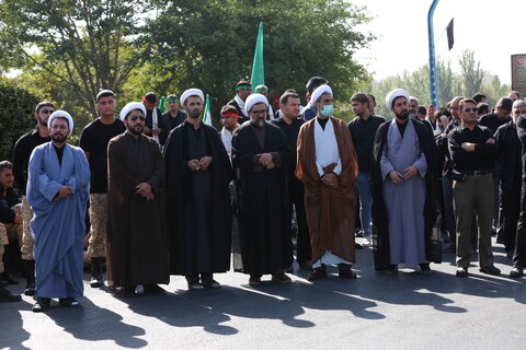 تصاویر/ اجتماع امت رسول الله(ص) و تشییع پیکر سه شهید دفاع مقدس در اصفهان