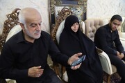 تصاویر/  گفتگوی تلفنی نماینده ولی فقیه در آذربایجان شرقی با خانواده شهید حسین اجاقی