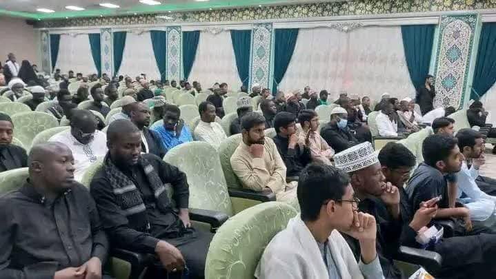 سخنرانی یکی از روحانیون آفریقا در حرم امام حسین(ع)