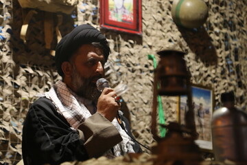 انقلاب اسلامی منافع مستکبران را به خطر انداخته است