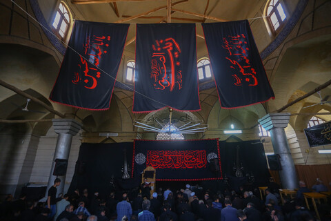 مراسم سوگواری طلاب در سالروز شهادت امام رضا ع در مسجد نو بازار اصفهان